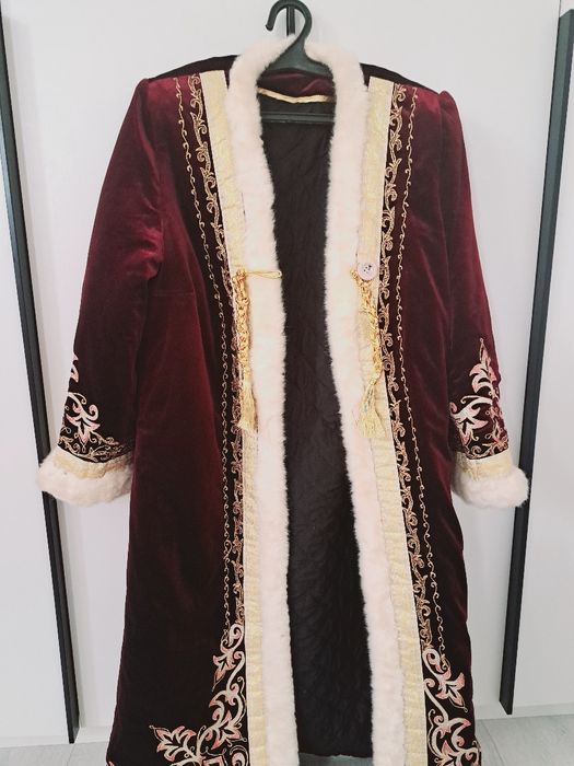 Қазақы әйелдер ішігі (камзол-шапан)