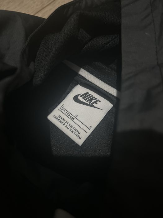 Vand geaca nike de fas