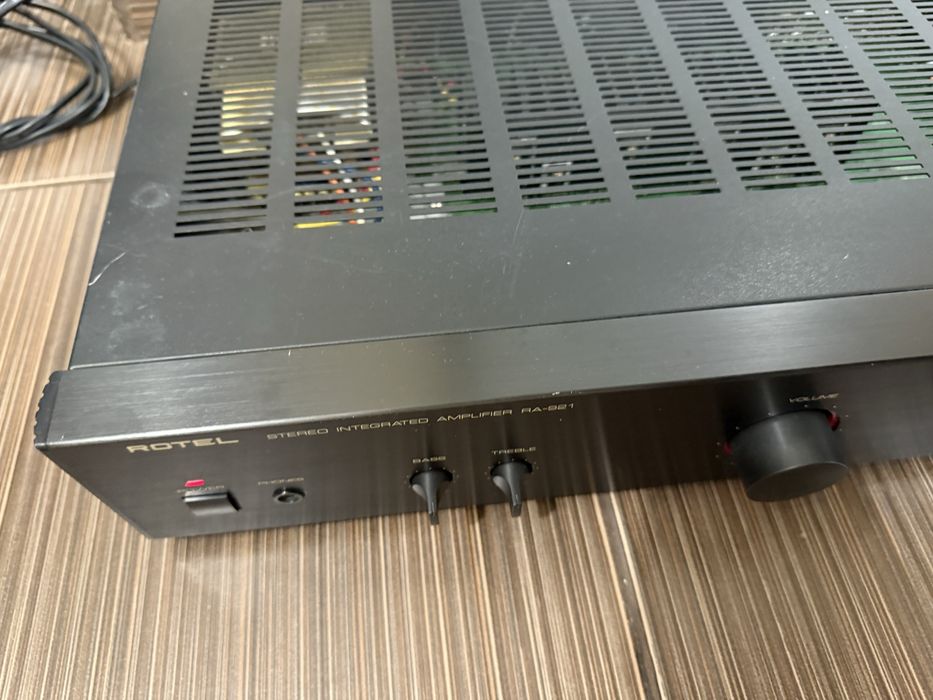 Rotel RA-921 Стерео усилвател
