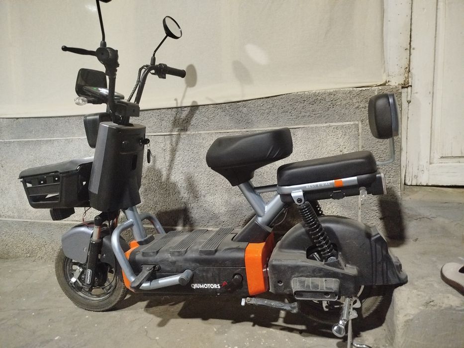 Skutr sotiladi kelishilgan narhda