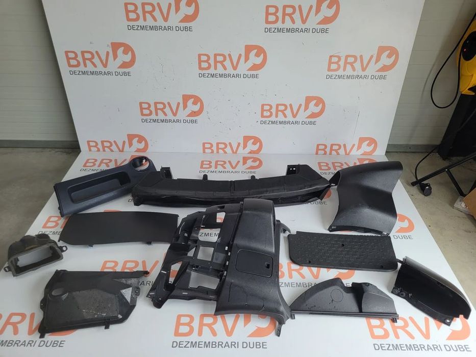 Ornamente plastic pentru Renault Trafic / Opel Vivaro / Nissan Primast