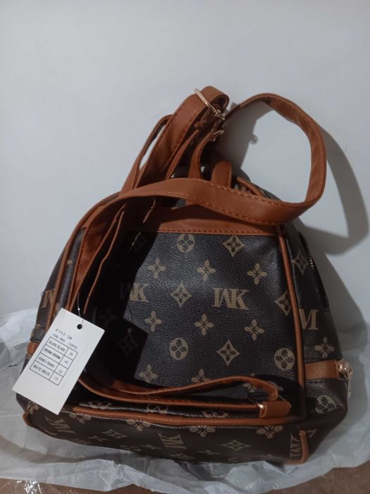 Дамска раничка по модел на Louis Vuitton