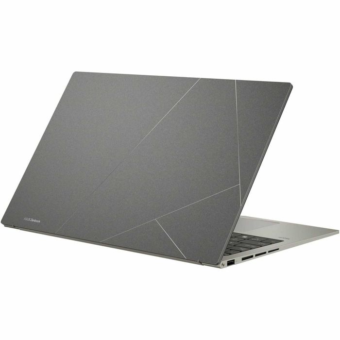 Лаптоп Asus Zenbook 15 3К Ryzen 7 7735U 32RAM 512GB Гаранция!