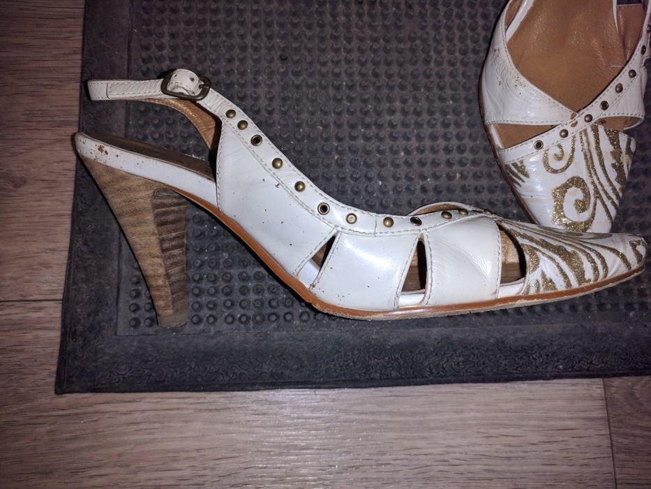 Босоножки 36 размер, станция метро Москва