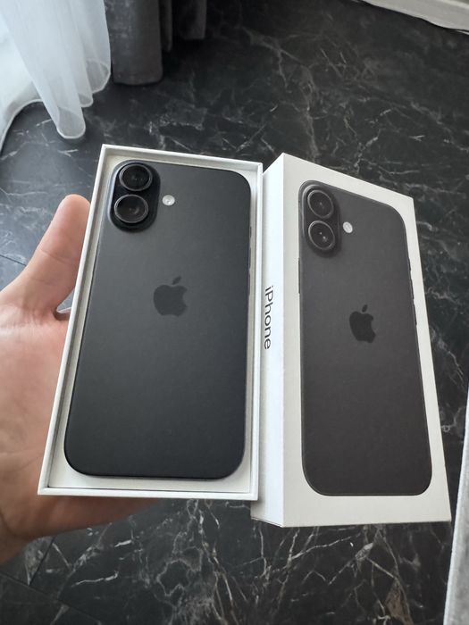 Iphone 16 negru 128 gb impecabil