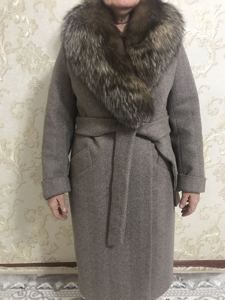 Женская пальто 48 размер.