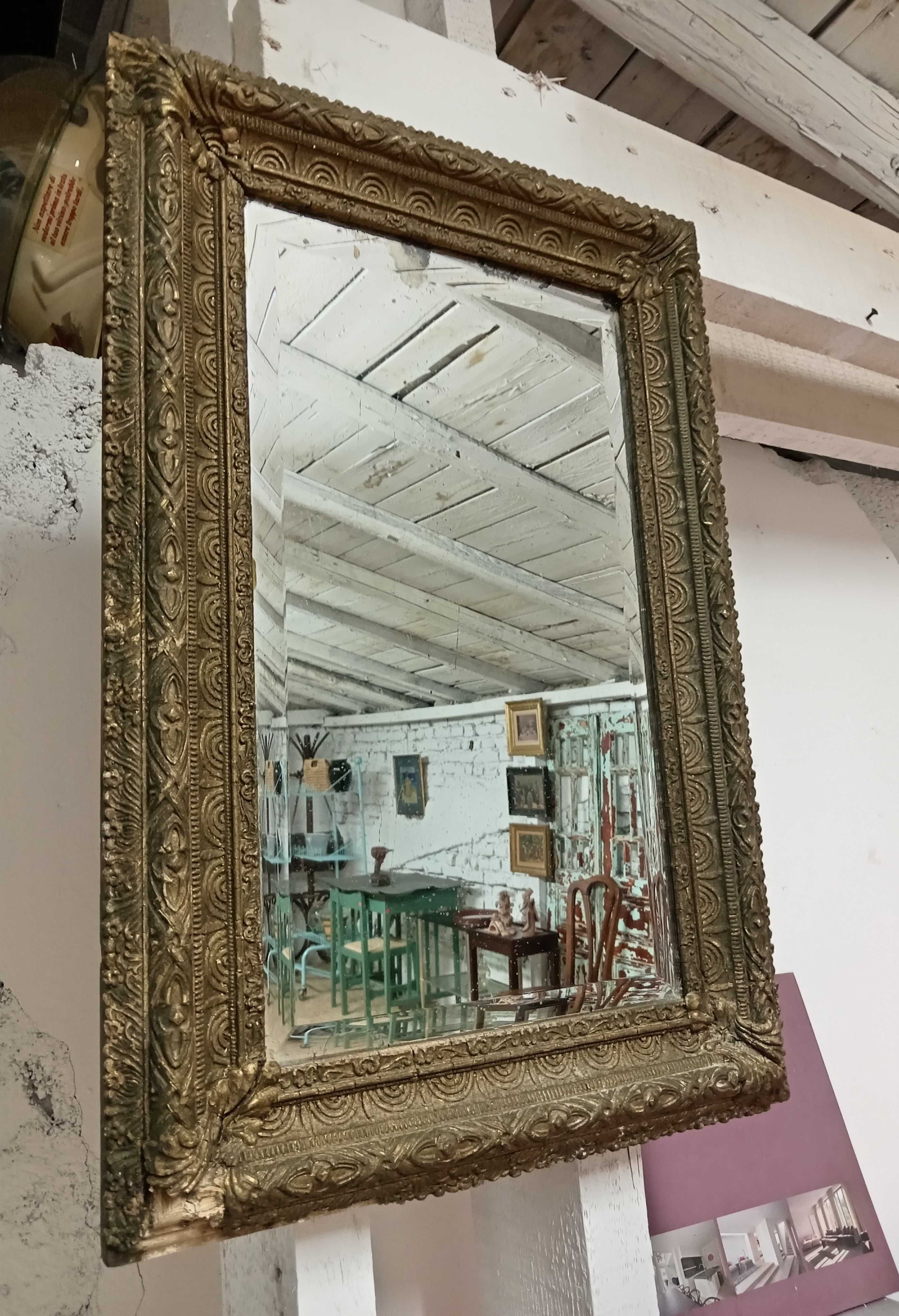 Oglinda veche din cristal cu rama din lemn /Obiect decor/Recuzita