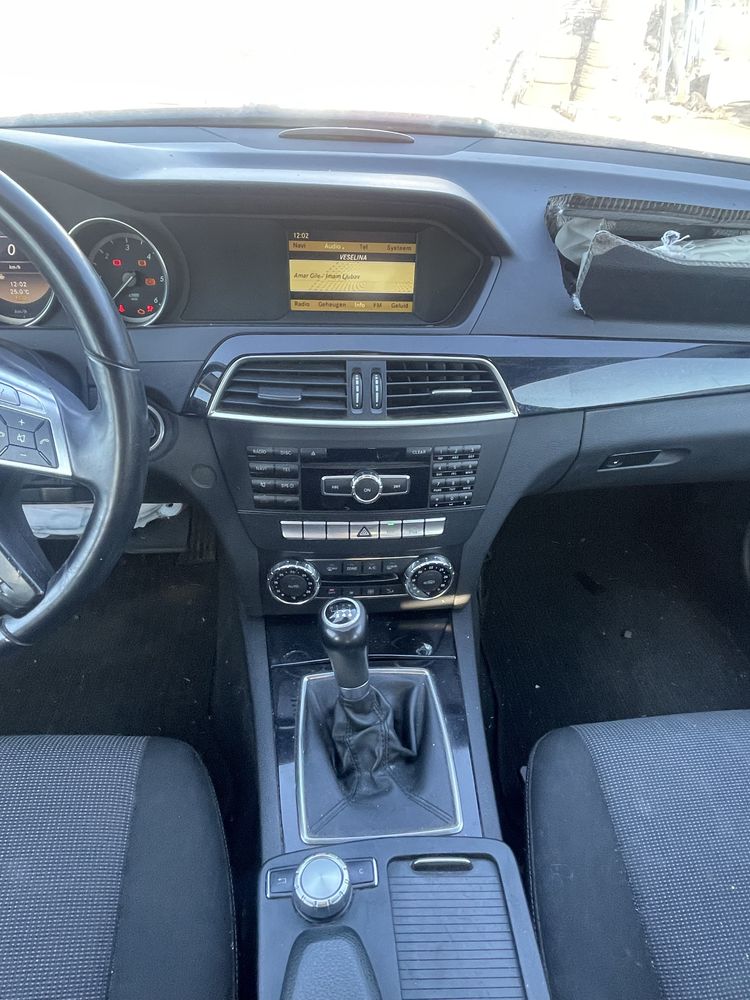 На части W204 Mecedes c 220 Facelift