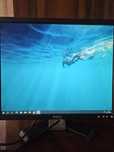 Монитор dell със захранващ кабел