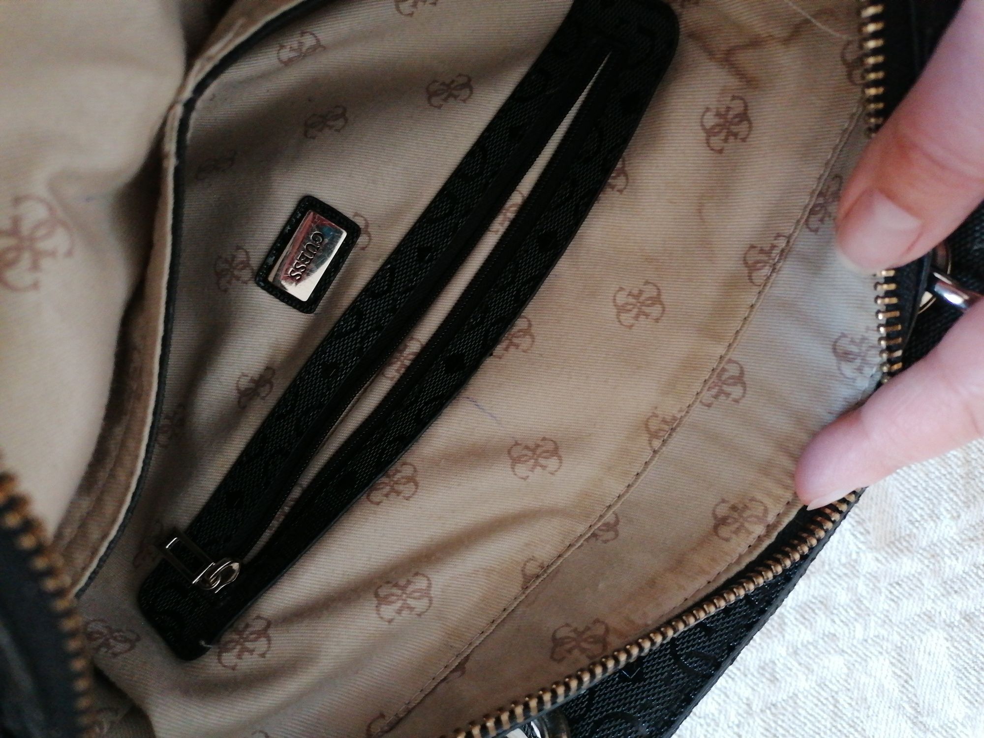 Оригинални чанта Guess