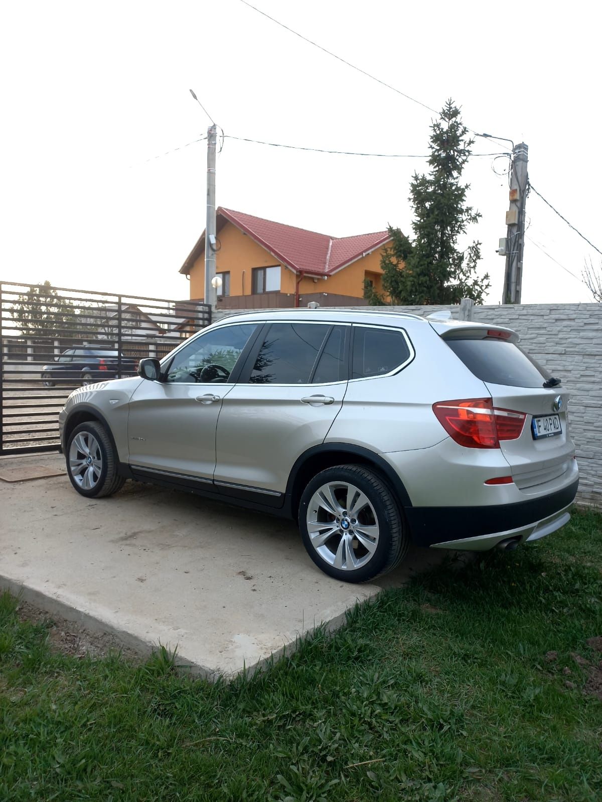 Vând bmw x3 2.0d 2013
