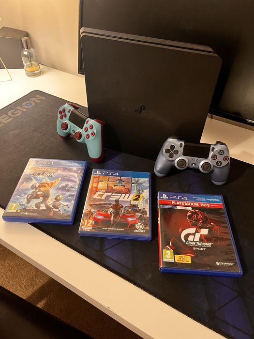 PlayStation 4 Slim 1TB cu cutie + 3 jocuri și căști MarsGaming
