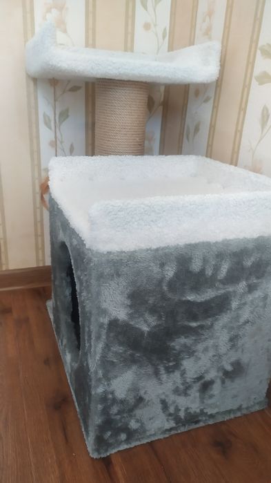 Домик для кошек новый