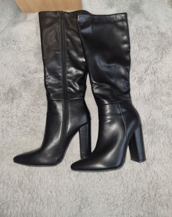 Cizme negre noi fără defecte