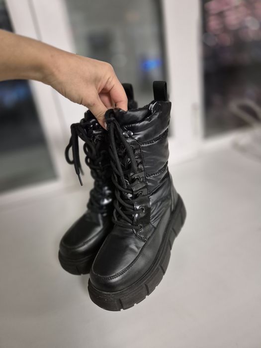 Продам сапоги для девочки. Почти новые