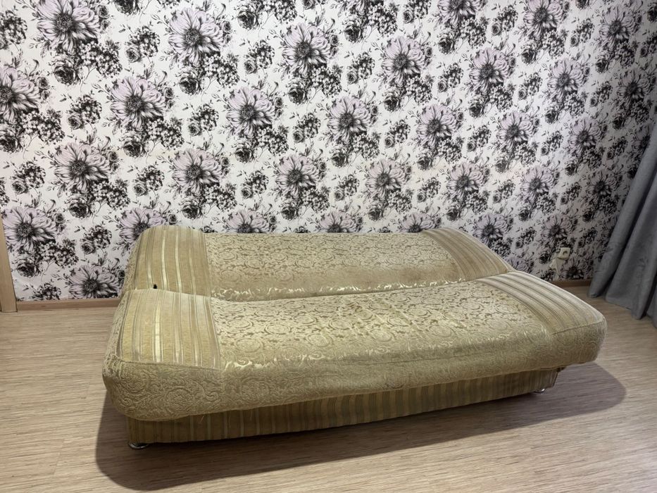 Диван и кресло бесплатно