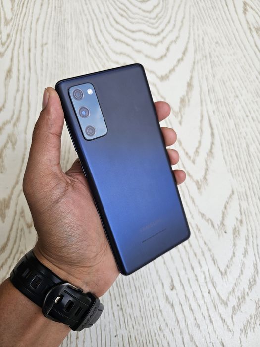 Samsung Galaxy S20 Fe. Ime o'tkan. Snapdragon 8/256 GB