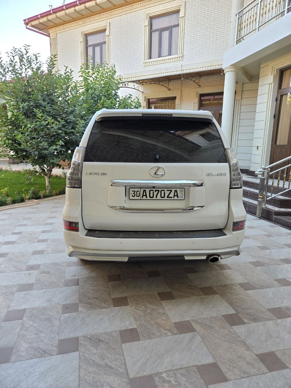 Lexus GX 460 xolati yaxshi