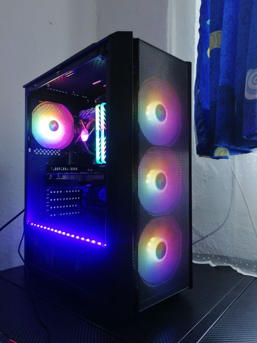 Геймърски компютър 32 GB рам памет