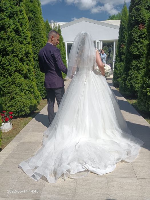 Rochie mireasa ivory + voal