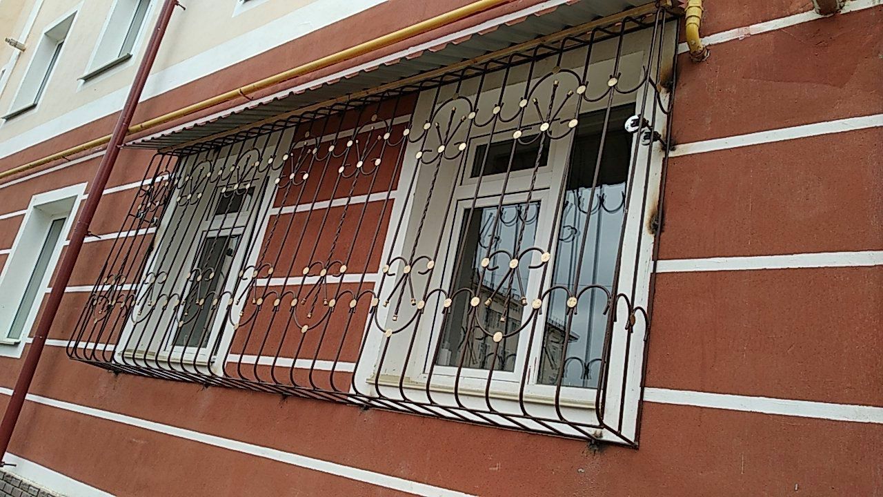 Решётки, ограждения и навес