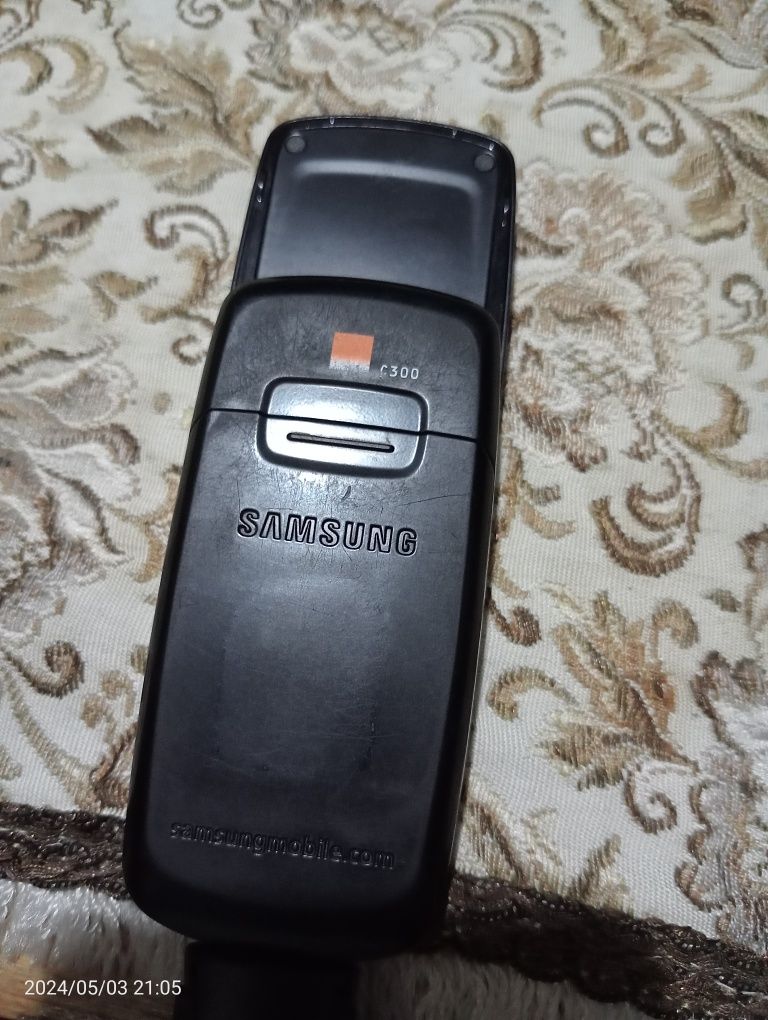 Samsung C300, stare buna, codat orange