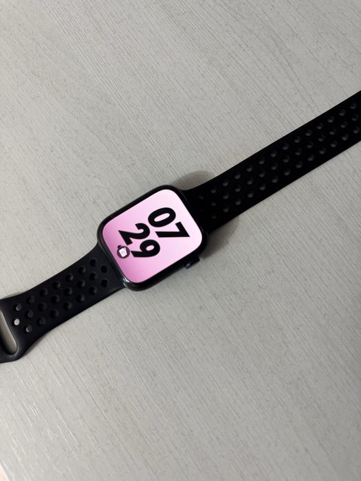 Продам Apple Watch Series 7 45мм