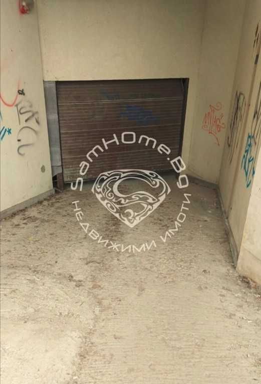 Продава се Гараж / Паркомясто в Варна, Левски - 12 кв.м за 1667 €/кв.м - Снимка #1