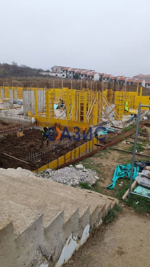 Продава се Едностаен апартамент в с. Кошарица, Област Бургас - 53 кв.м за 982 €/кв.м - Снимка #7