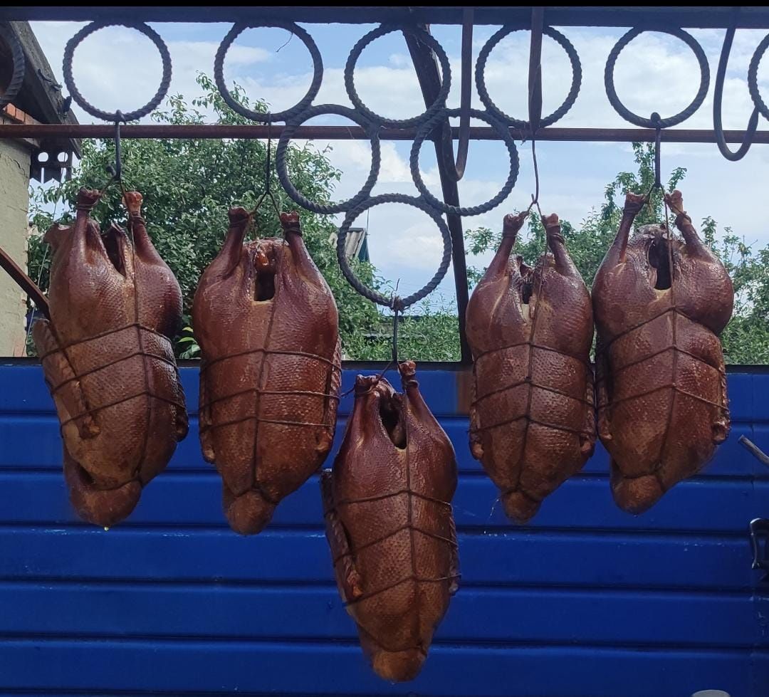 Свеже закопченный гуси