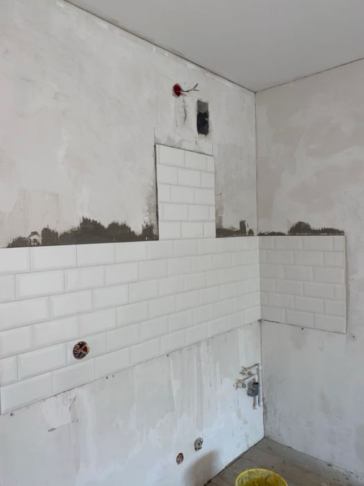 Кафельщик. Укладка кафеля. (Керамогранит)