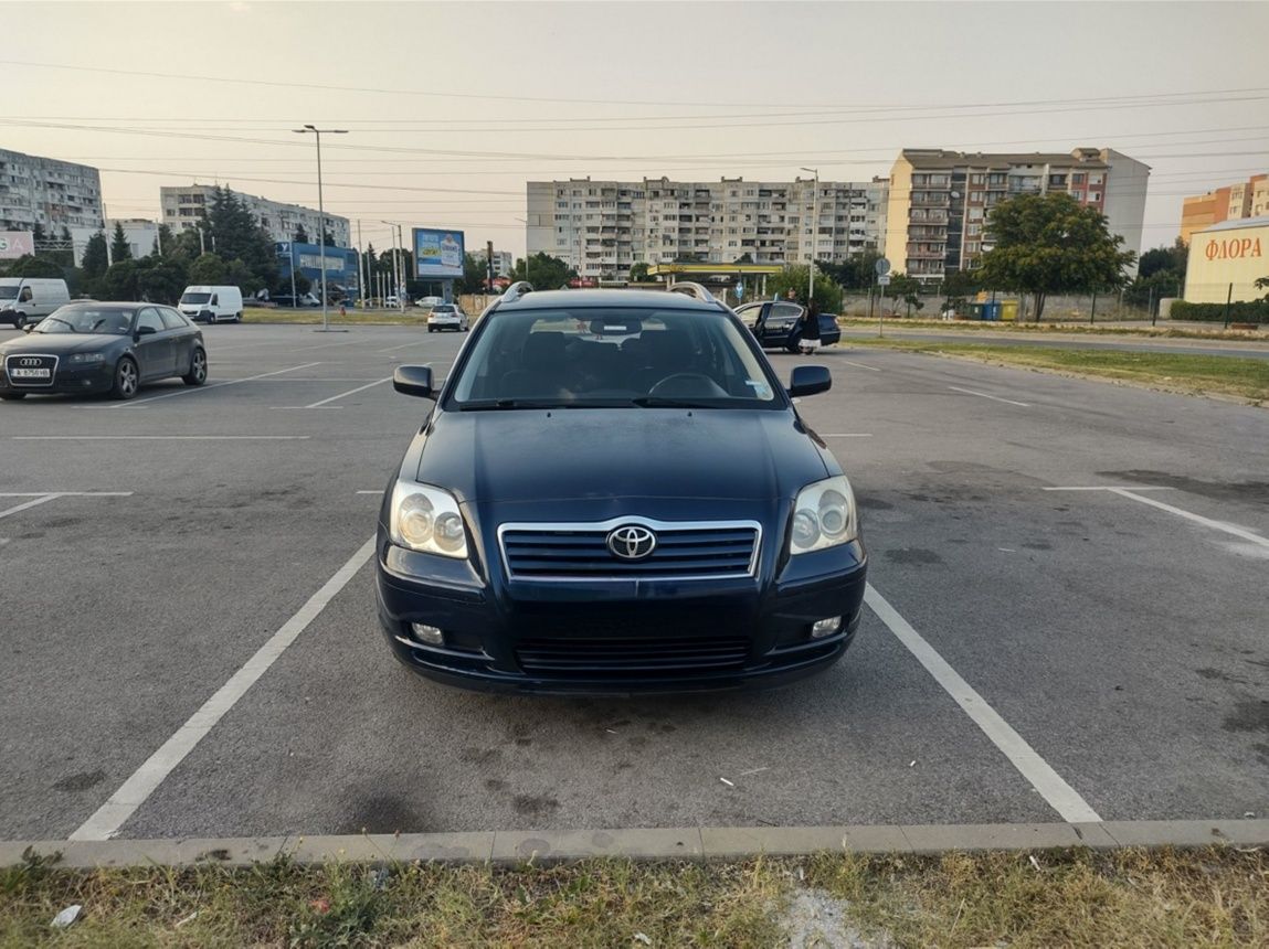 Продавам TOYOTA AVENSIS T25 комби