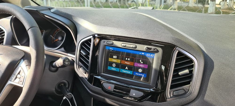 Продам машину Lada X-Ray cross.  В идеальном состоянии