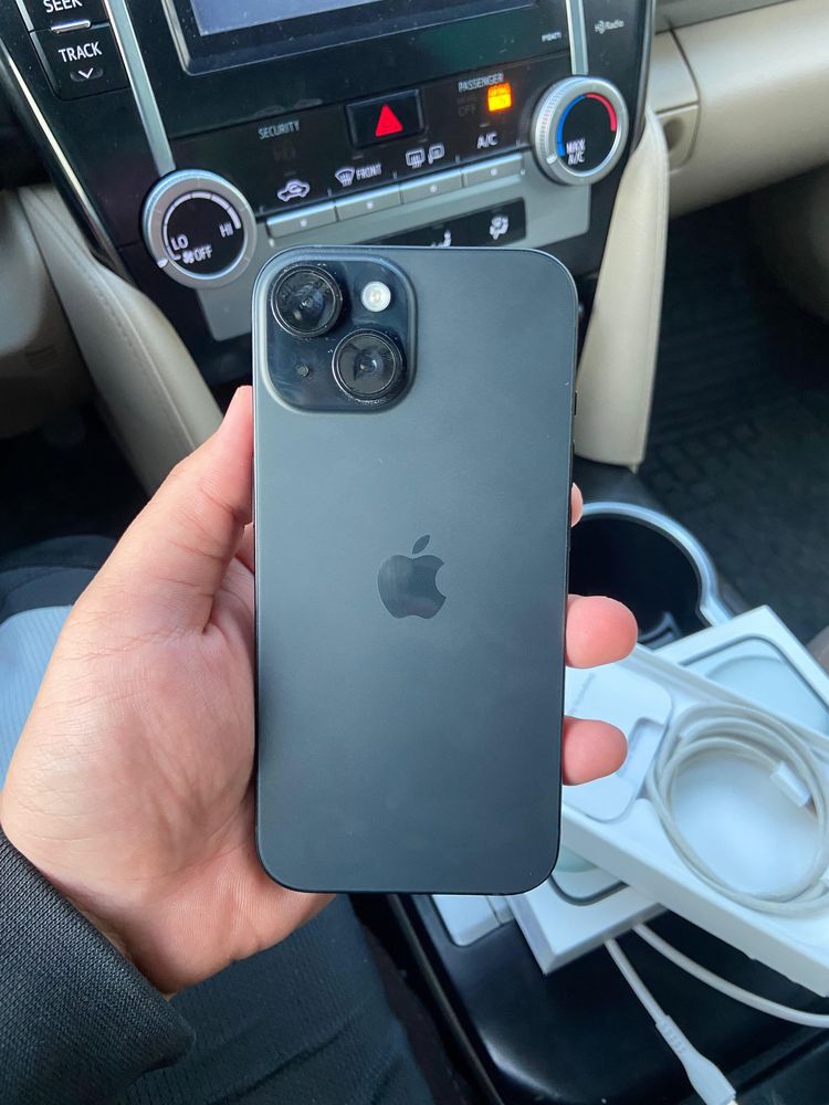 Iphone 15  black