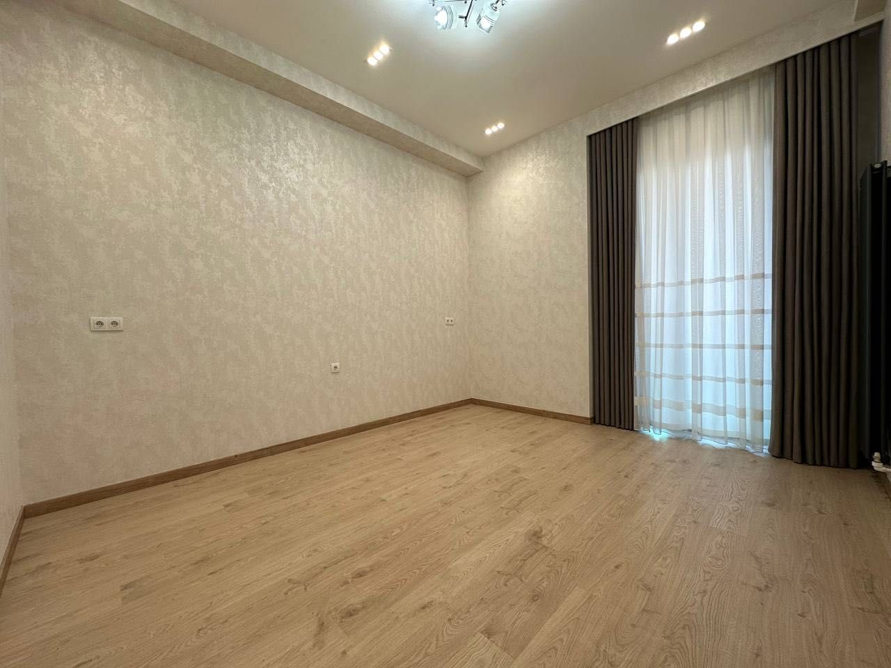 Parkwood Продается 3 комнатная квартира ремонт Госпитальный Мирабад