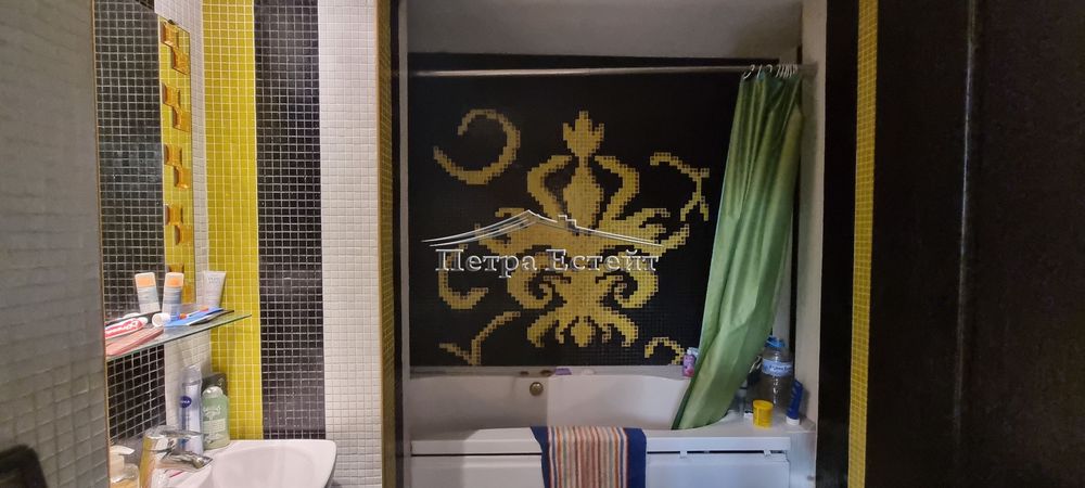 Продава се Тристаен апартамент в Варна, Левски - 145 кв.м за 1580 €/кв.м - Снимка #8