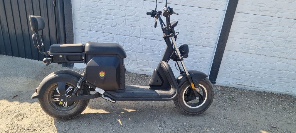 Vând scuter electric