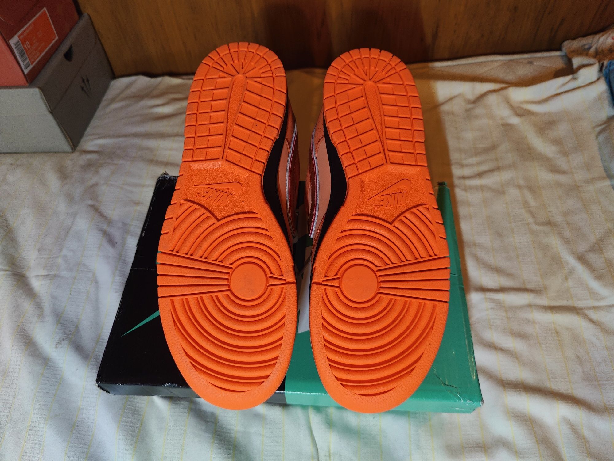 Nike SB Dunk Low Pro Orange Lobster 44