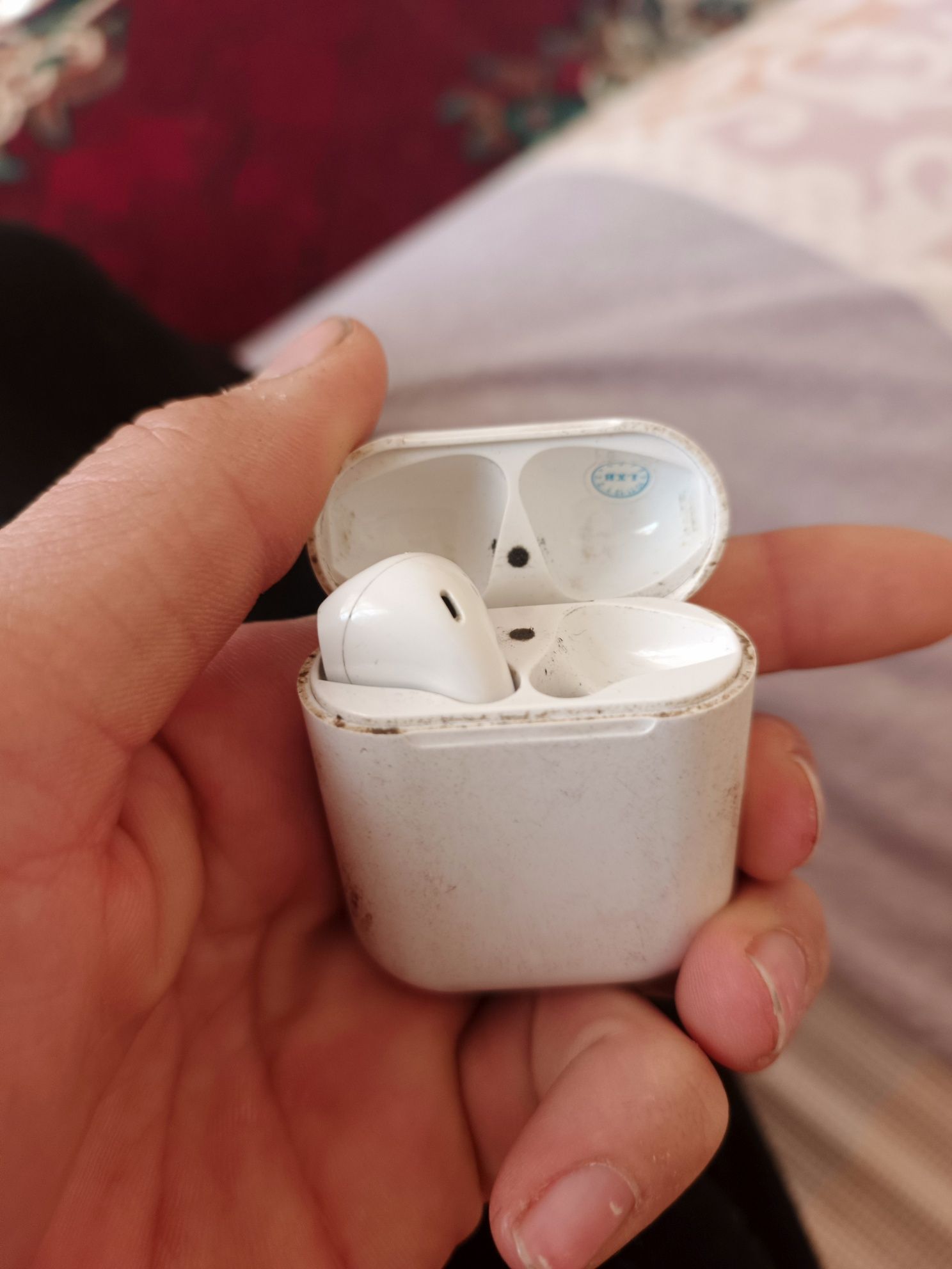 Aipods, soat, smartwatch sotiladi