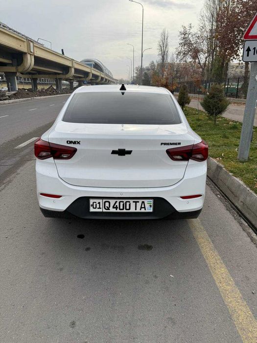 продается, кредит 4000 ONIX 2023 год, 27000 км. 6-поз. чистый. тюнинг