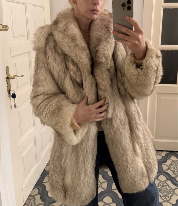 Haina de blana vulpe argintie