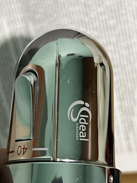Термостатен смесител стенен за душ, хром IDEAL STANDARD, 110 лева.
