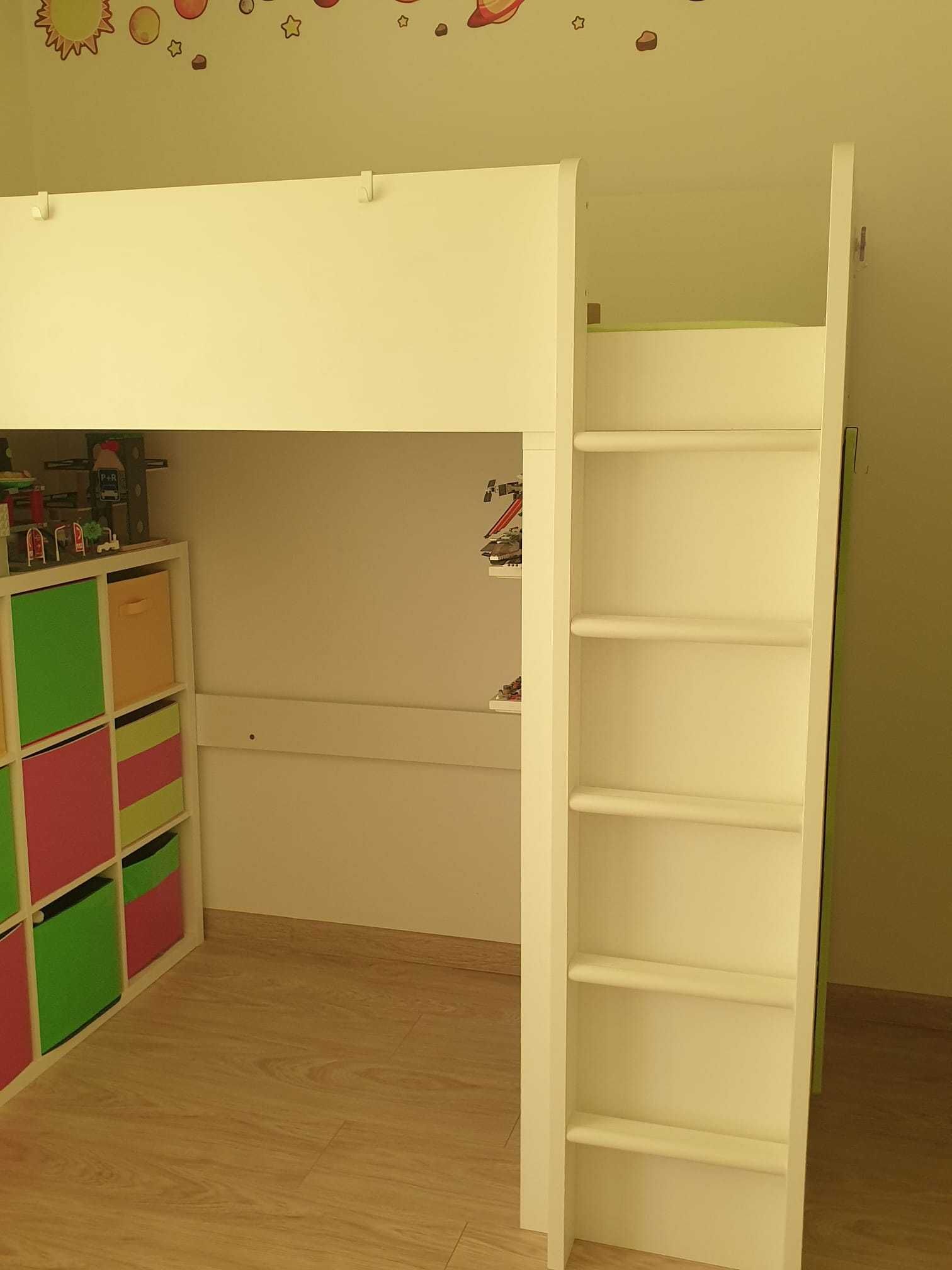 Vand MOBILA COPII IKEA impecabila, pat inaltat cu dulap+2 dulapuri