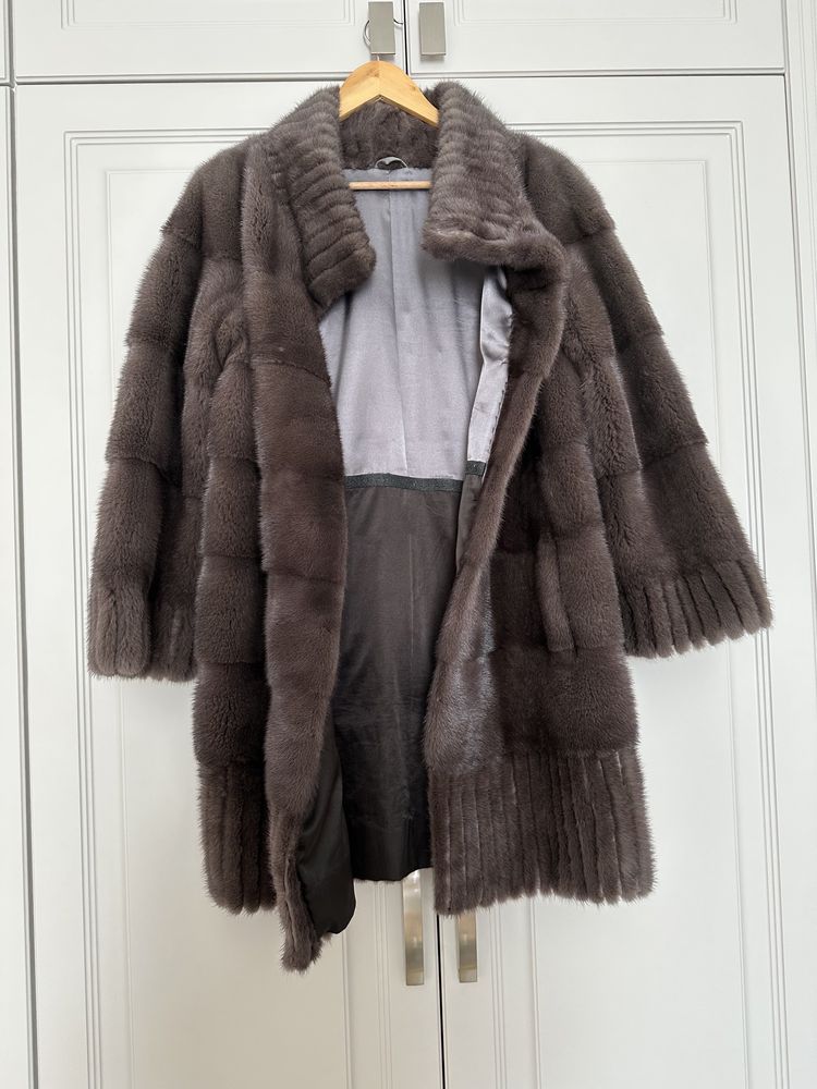 Продаю Норковую шубу в отличном состоянии! Бренд Saga Furs