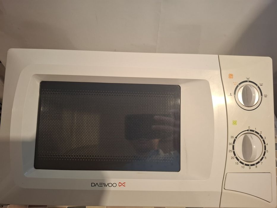 Cuptor cu microunde Daewoo Kor-6L05