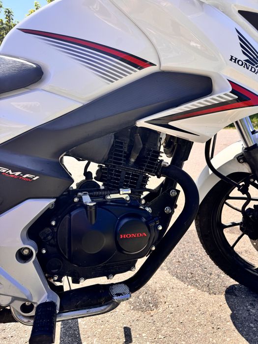 Perfect pentru A1! Honda cbf 125 white edition5100 km!! 2015