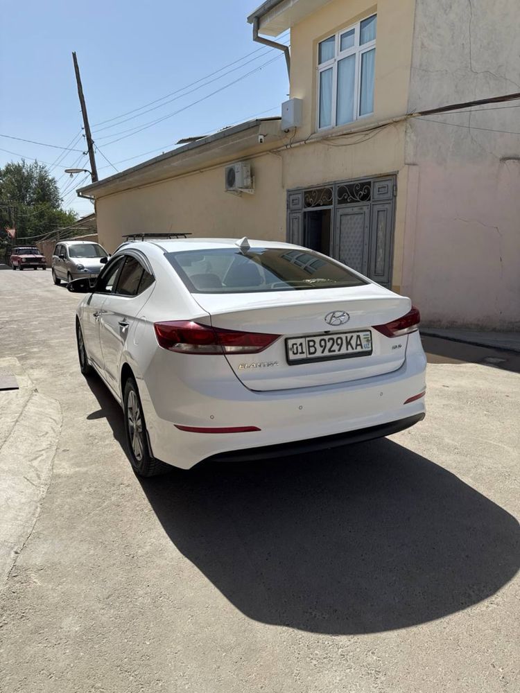 hyundai elantra.