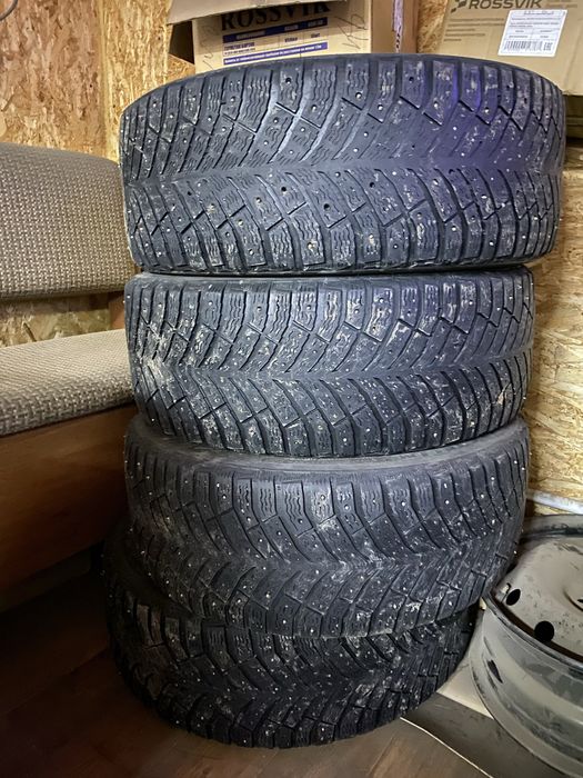 Продам 235/45R18 MICHELIN
