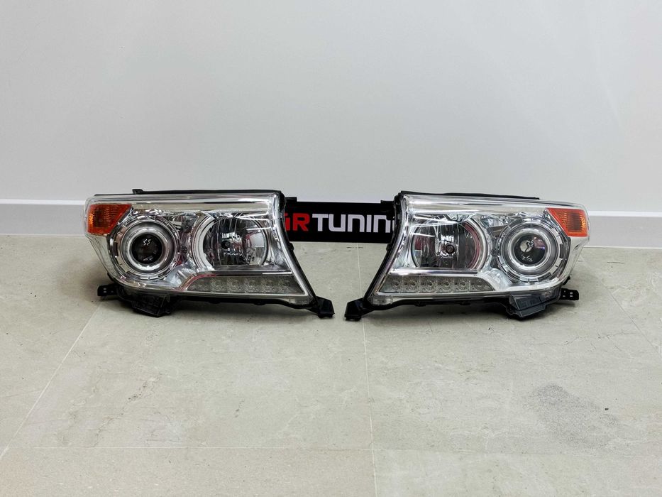 Передние фары б/у оригинал Toyota LC 200