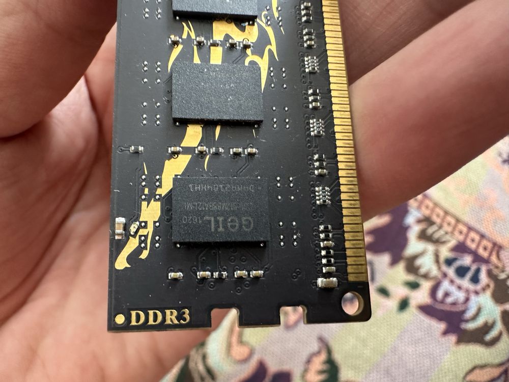 Озу оперативная память 8 gb DDR 3
